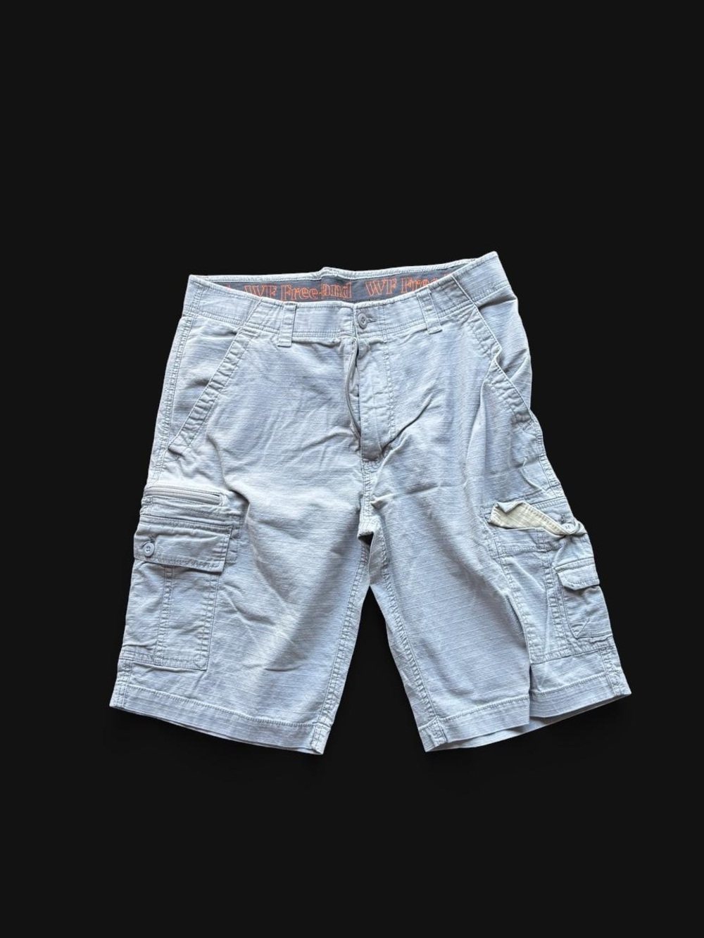 ✨ cargo shorts
with subtle horizontal stripes, size 34.
Cotton & spandex✨